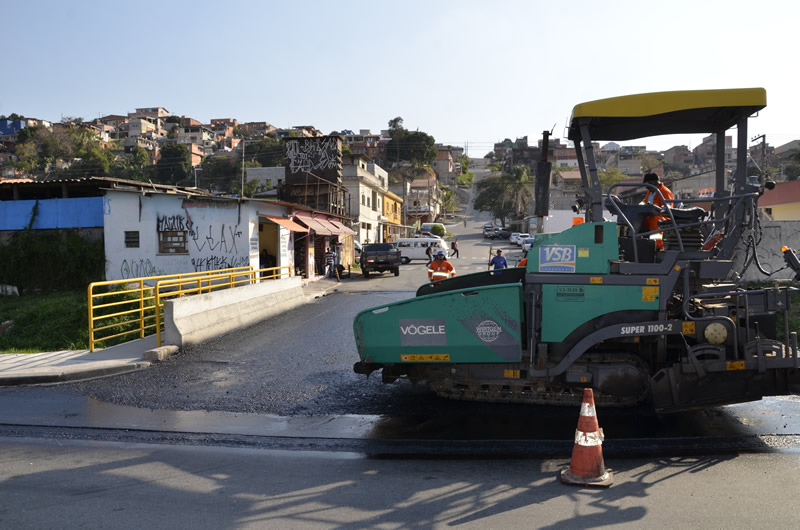  Prefeitura segue com obras de alargamento de pontes em bairros