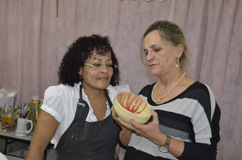  Itapevi realiza aula inaugural de Cerâmica e Desenho artístico