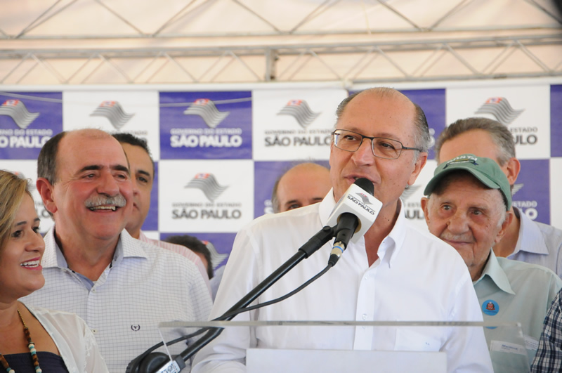  Alckmin entrega obras em rodovia de acesso a Jandira e escola estadual