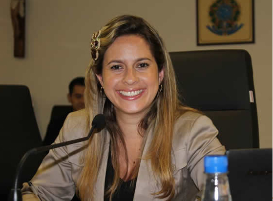 Profª Camila