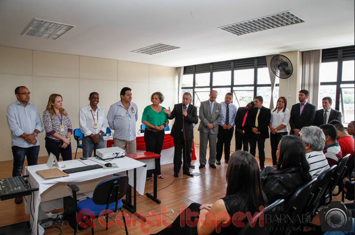  Tomou Posse da Secretaria da Saúde de Itapevi no Dia 27-10-2015 O Vereador Prof. Paulinho