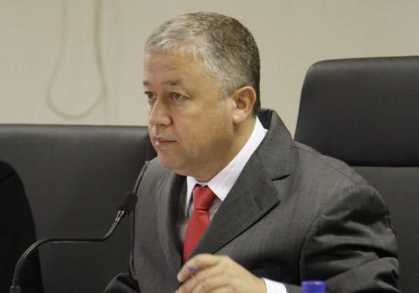  Prof. Paulinho solicita isenção de IPTU para munícipes com câncer