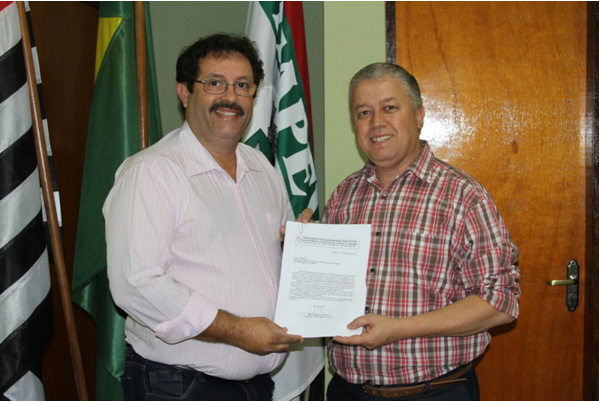  Prof. Paulinho recebe pedido de Utilidade Pública para AEAT