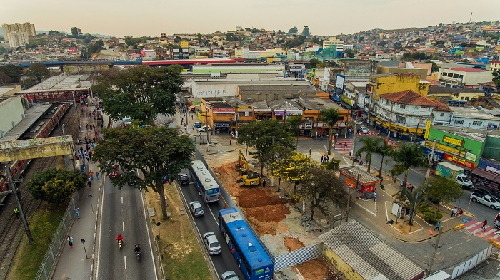  Prefeitura inicia obras de reurbanização da Praça Carlos de Castro