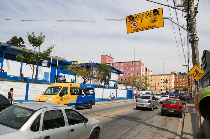  Prefeitura melhora sinalização em escolas para evitar acidentes de trânsito