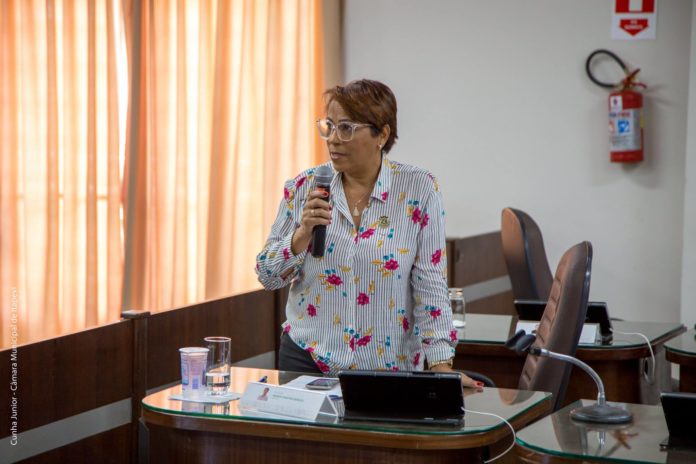  Vereadora Mariza defende ampliação de CEMEB