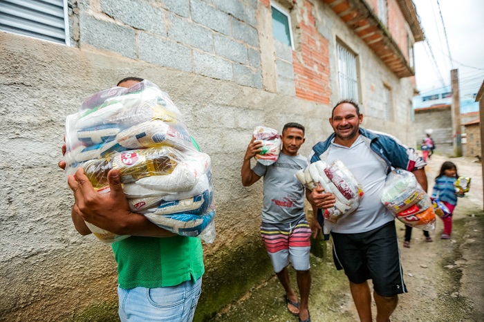  Acolher finaliza entrega de 2,5 mil cestas básicas para população carente de Itapevi