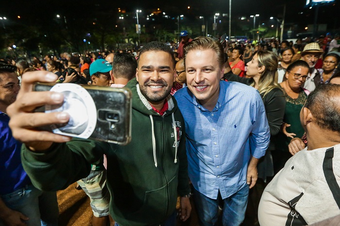  Igor Soares entrega à população Piscinão do Parque Suburbano e Praça do Povo