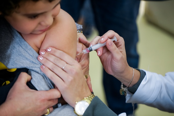  Prefeitura realiza campanha de vacinação contra sarampo para crianças até 5 anos
