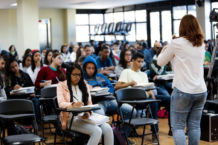  320 vagas abertas para cursos na Escola 5.0 de Tecnologia e Idiomas