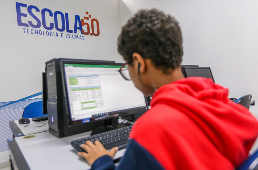  Escola 5.0 de Tecnologia de Idiomas oferece 152 vagas para cursos profissionalizantes