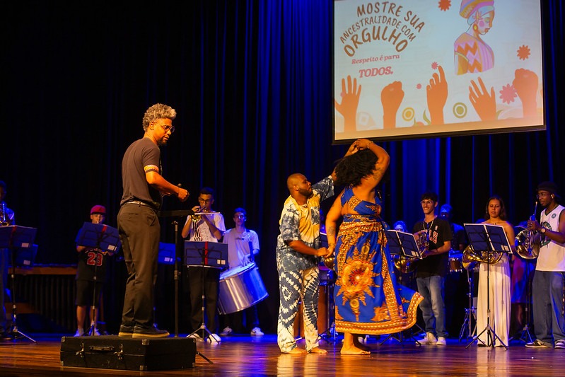  Prefeitura premia vencedores do 4º Concurso de Poesia Negra