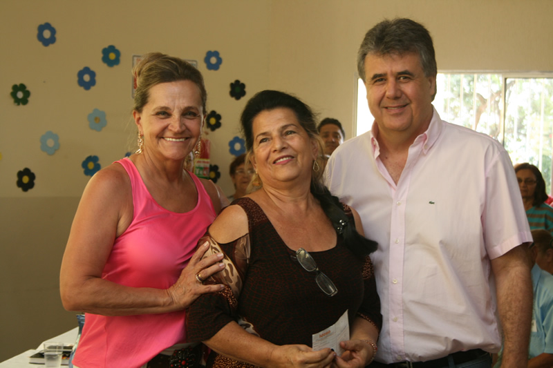  Idosos participam de entrega coletiva de carteira interestadual