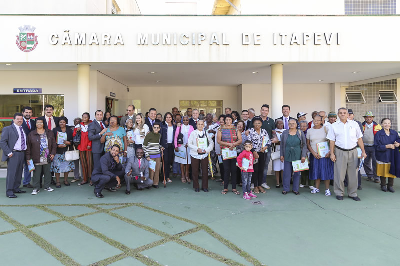  Vereadores aprovam documentos e recebem visita de associação