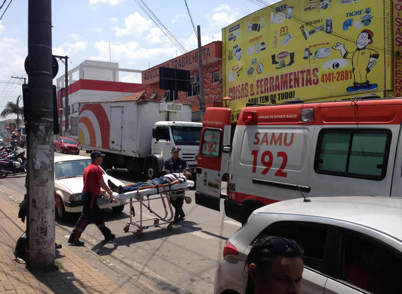  Homem passa mal e é socorrido pelo SAMU no centro de Itapevi nesta terça (13)