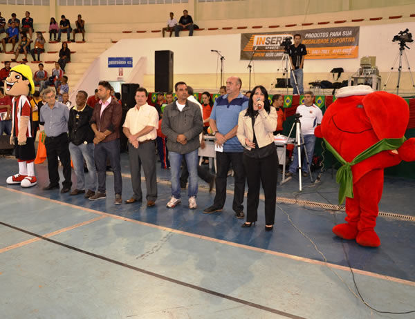  Futsal Solidário abre Campanha do Agasalho