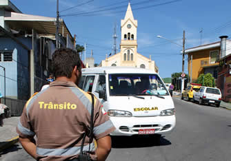  DEMUTRAN fiscaliza transporte escolar na volta as aulas