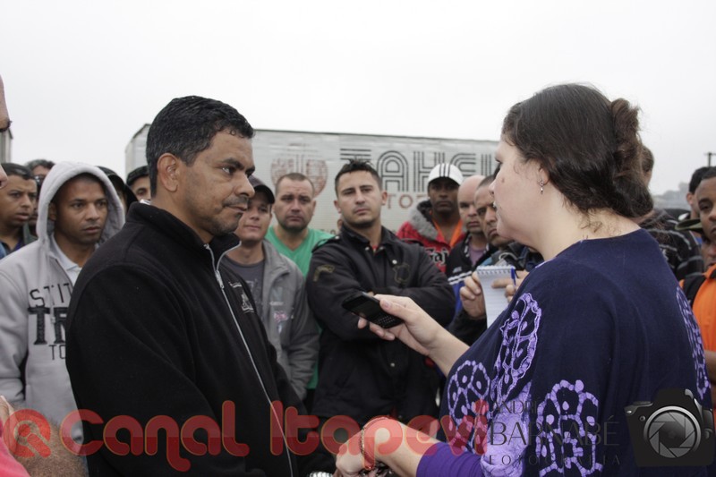  Manifestação fecha km 30 da Castello Branco, em Itapevi