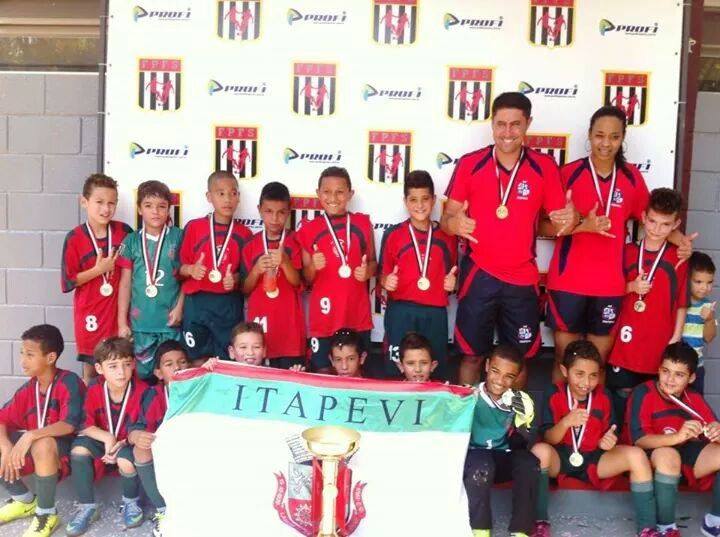  Equipe sub-09 de Itapevi é campeã estadual no futsal