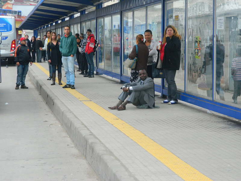  Vereador Toni da Gente cobra da EMTU assentos nos pontos de ônibus